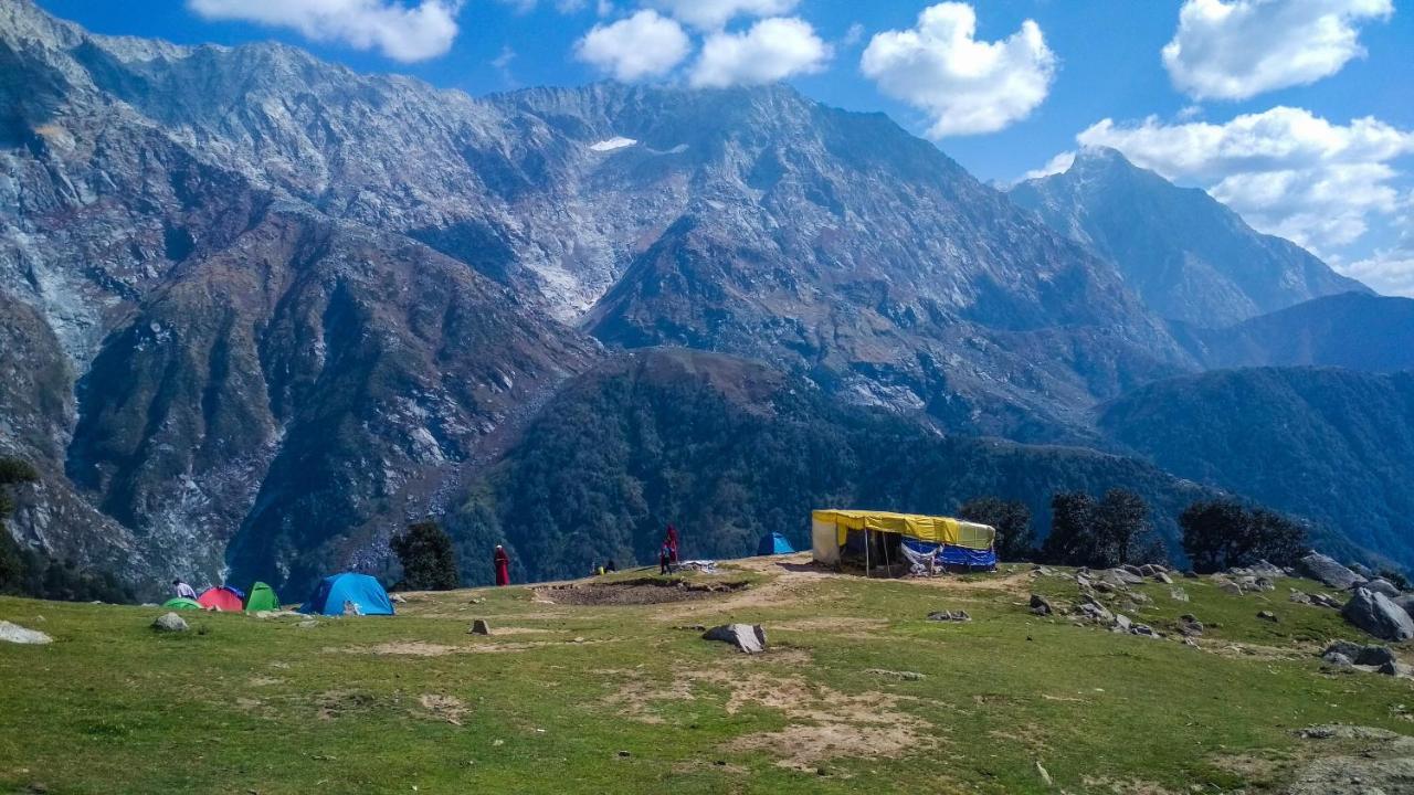 Отель Amritara Surya, Mcleodganj, Дармсала Экстерьер фото