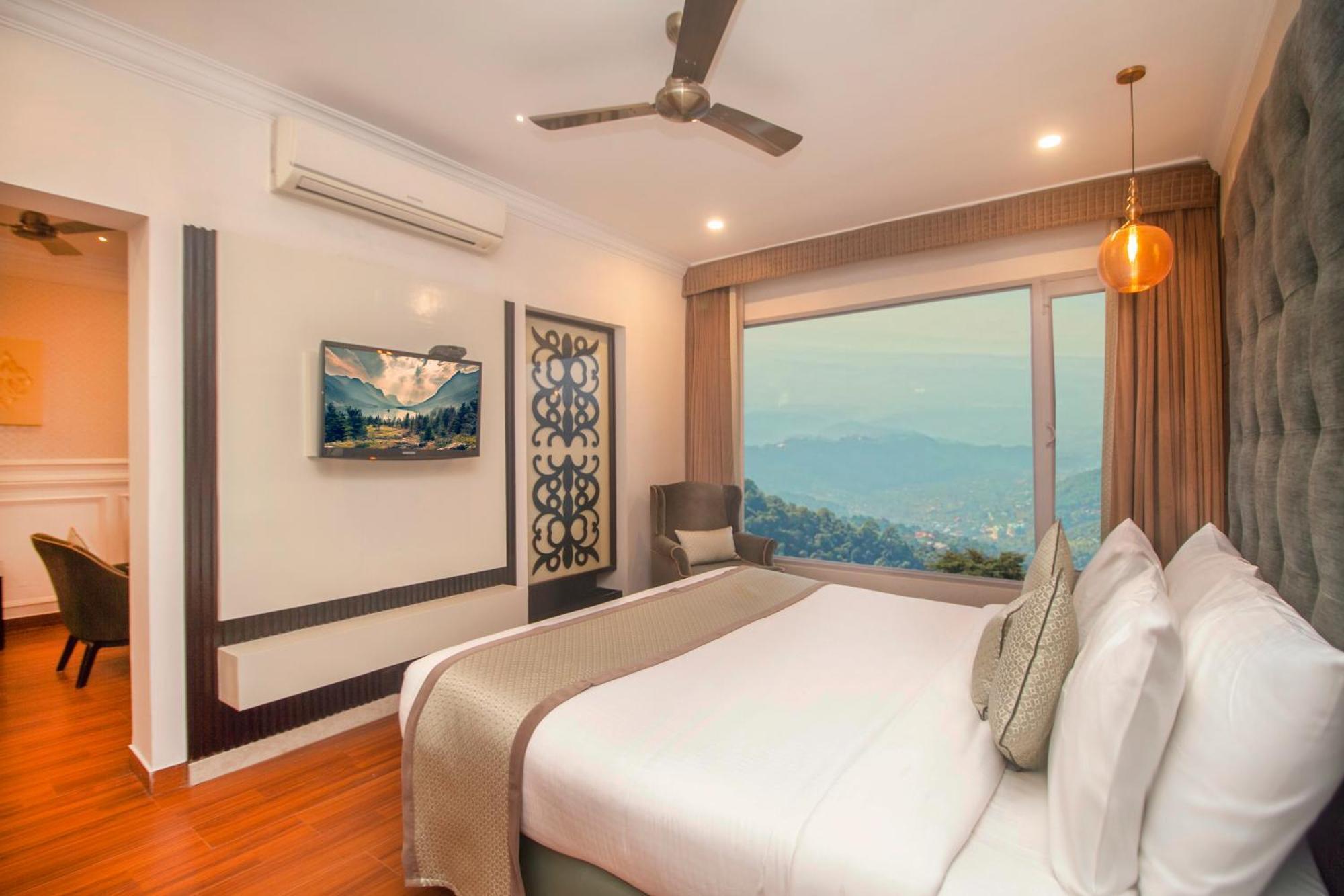 Отель Amritara Surya, Mcleodganj, Дармсала Экстерьер фото