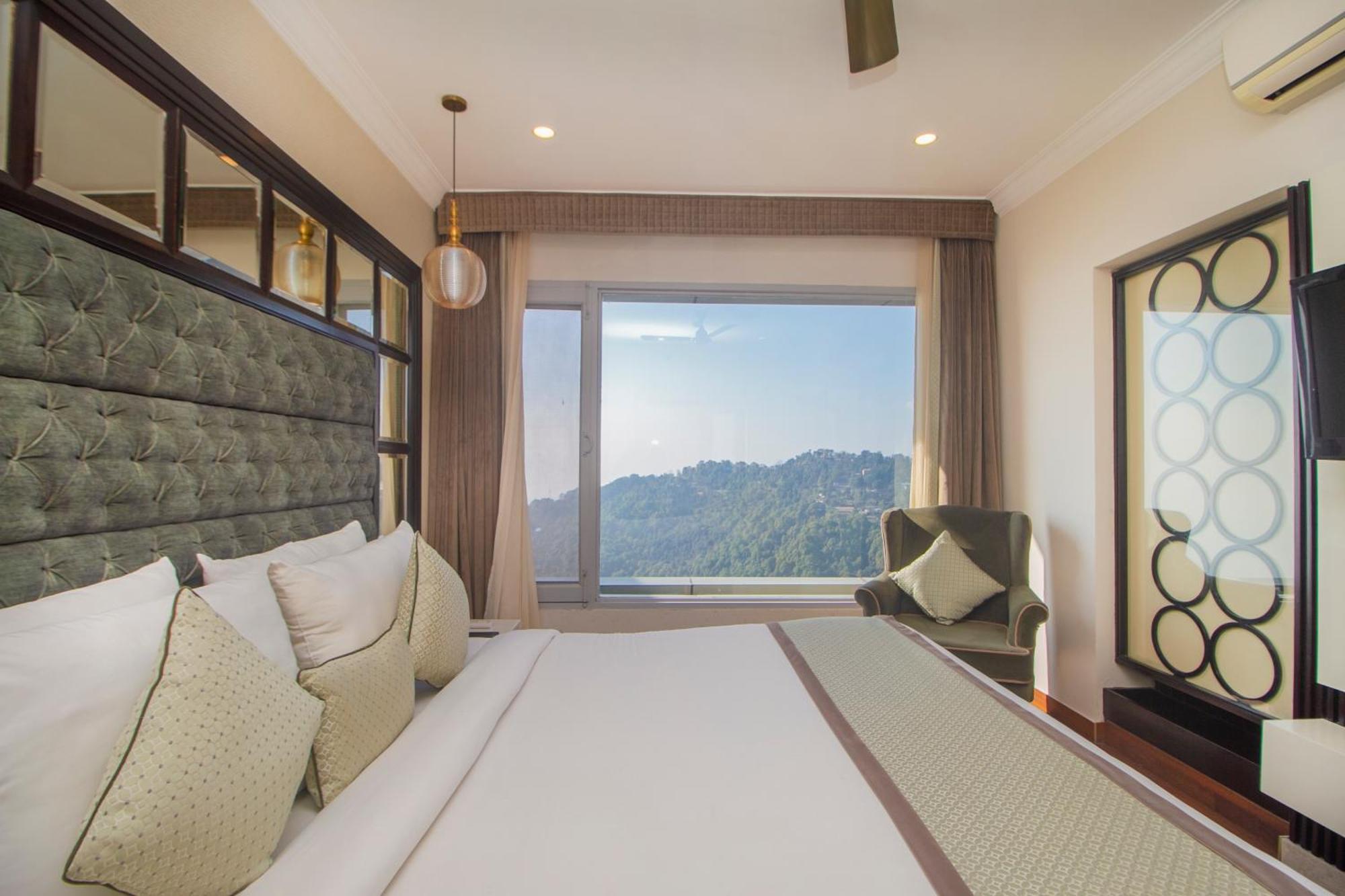 Отель Amritara Surya, Mcleodganj, Дармсала Экстерьер фото