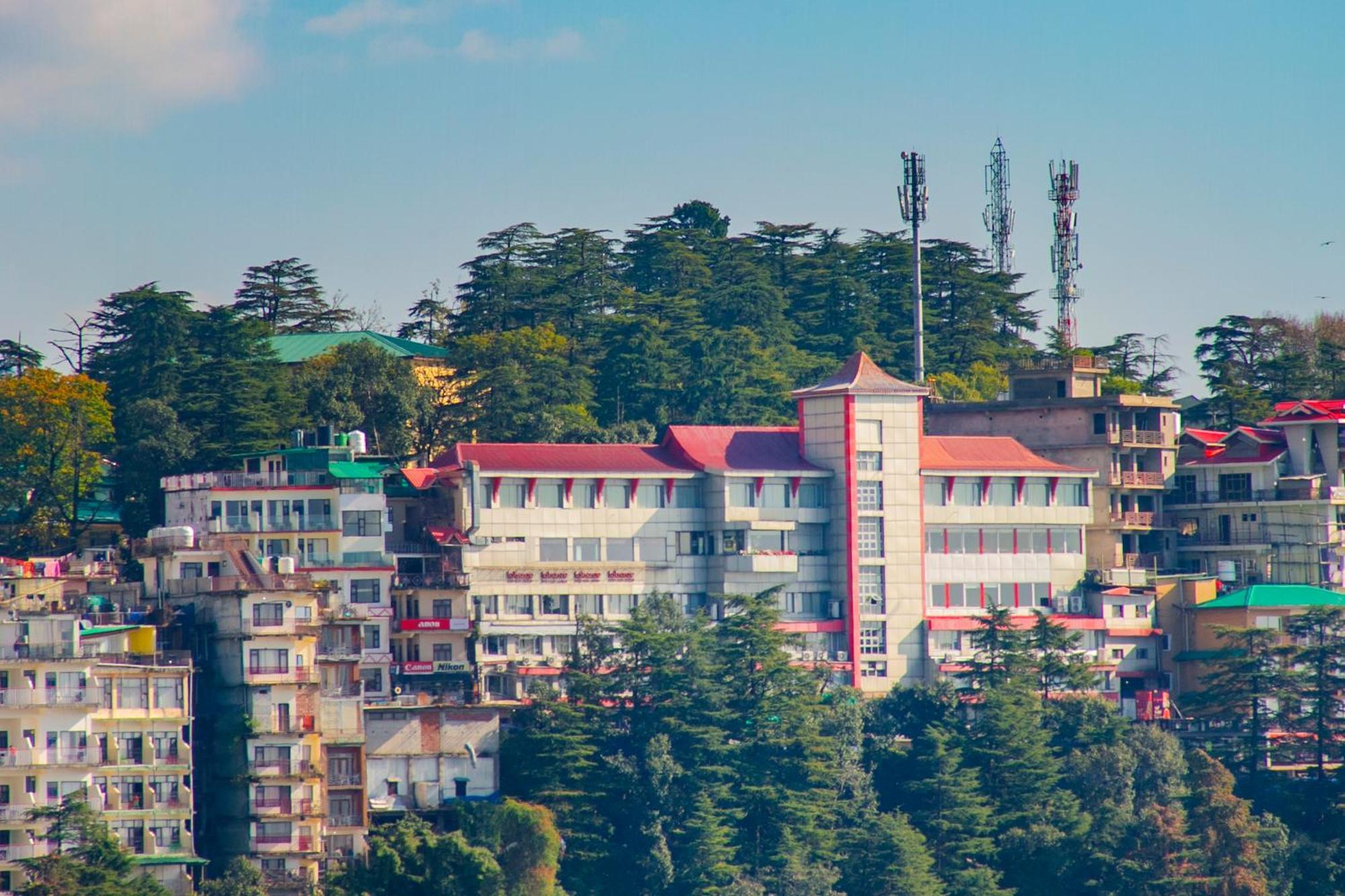 Отель Amritara Surya, Mcleodganj, Дармсала Экстерьер фото