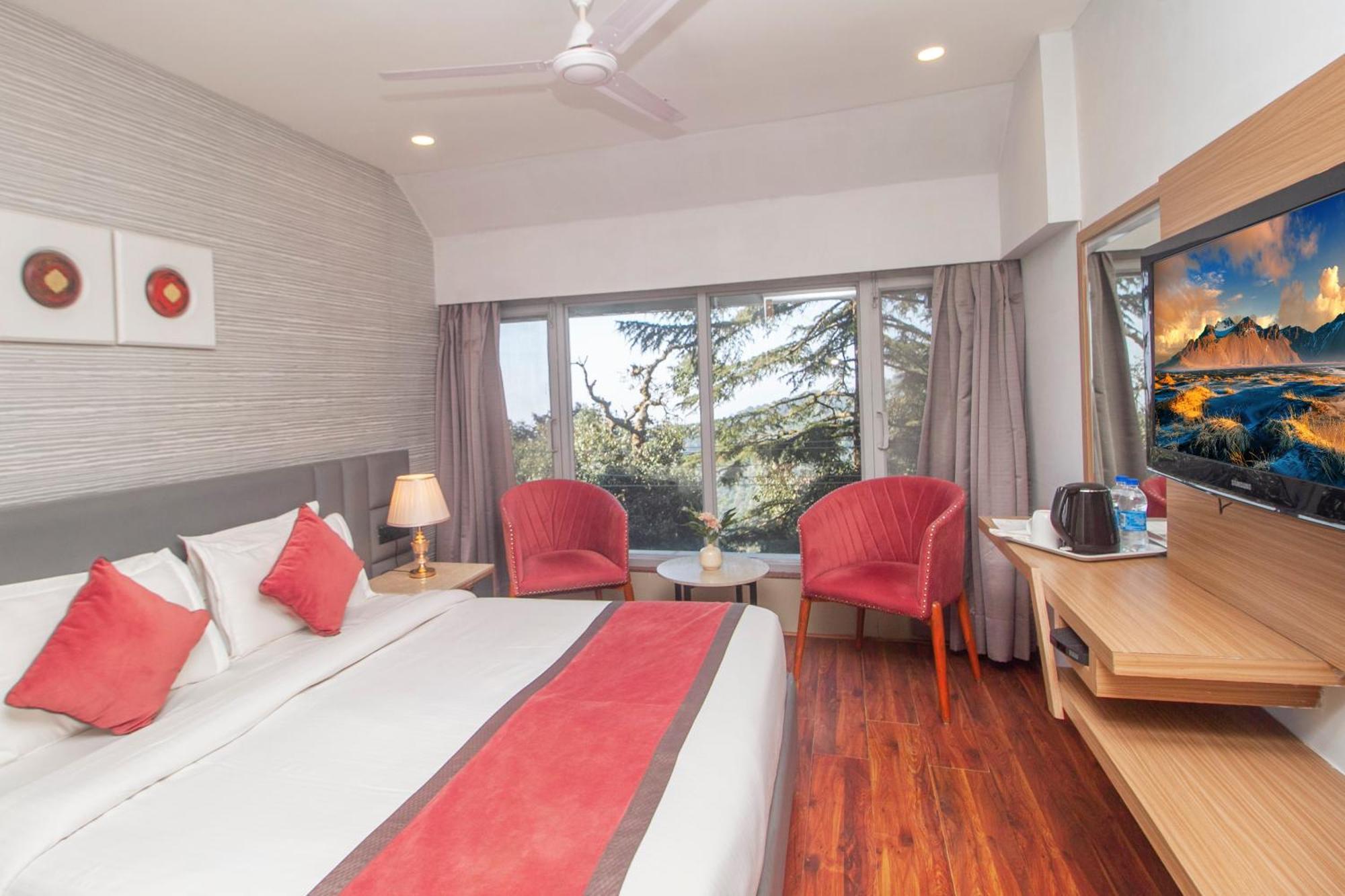 Отель Amritara Surya, Mcleodganj, Дармсала Экстерьер фото