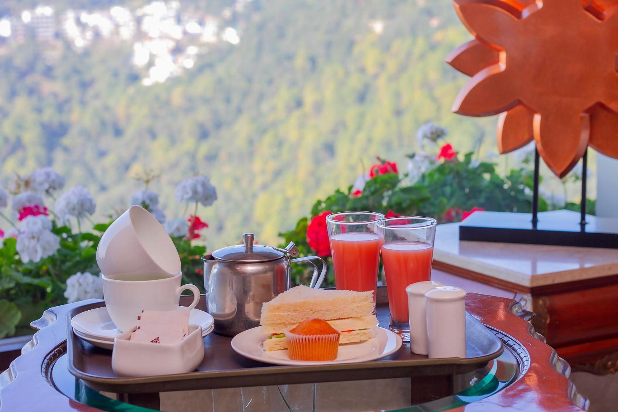 Отель Amritara Surya, Mcleodganj, Дармсала Экстерьер фото